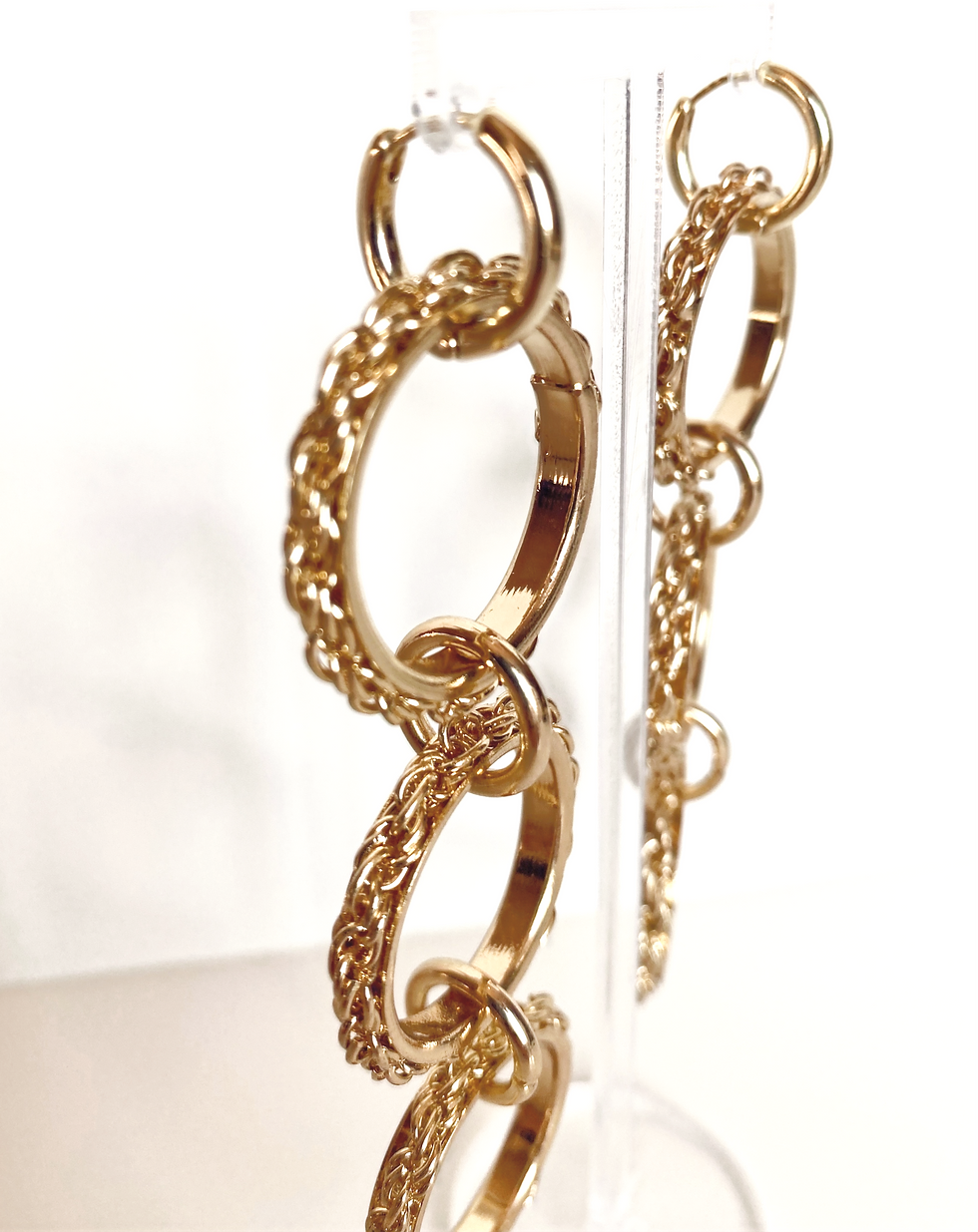 Thumbnail: Earring hanging circles