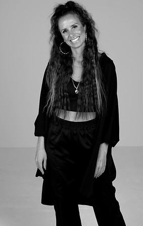 Elena Cardella portrait in black and white