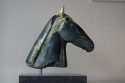 Herdenkingsbeeld Sir Irios Izoliet