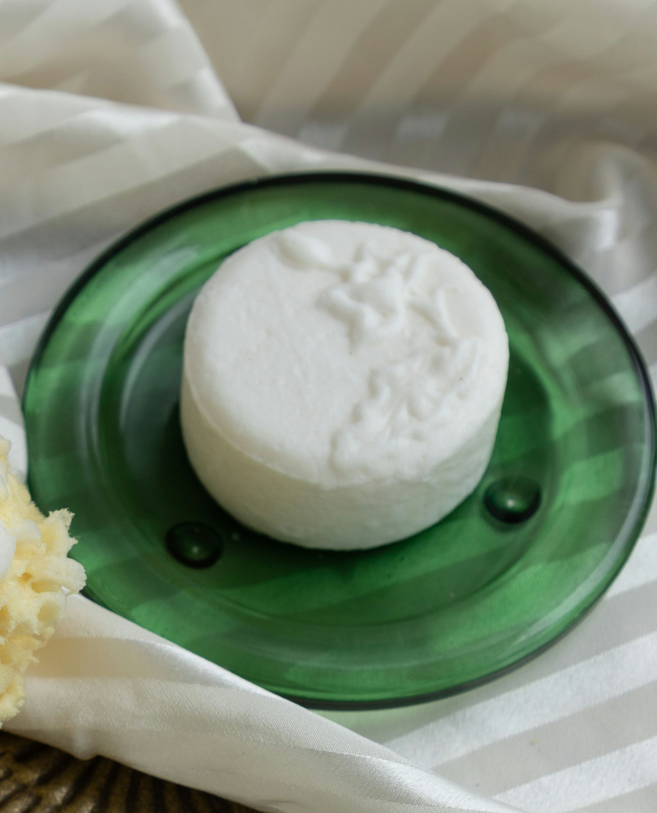 Facial Cleanser/solid/dry and sensitive skin