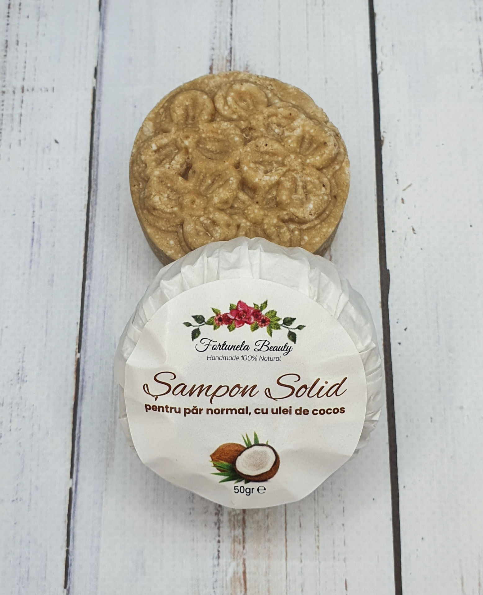 Твердый шампунь для нормальных волос с кокосовым маслом.