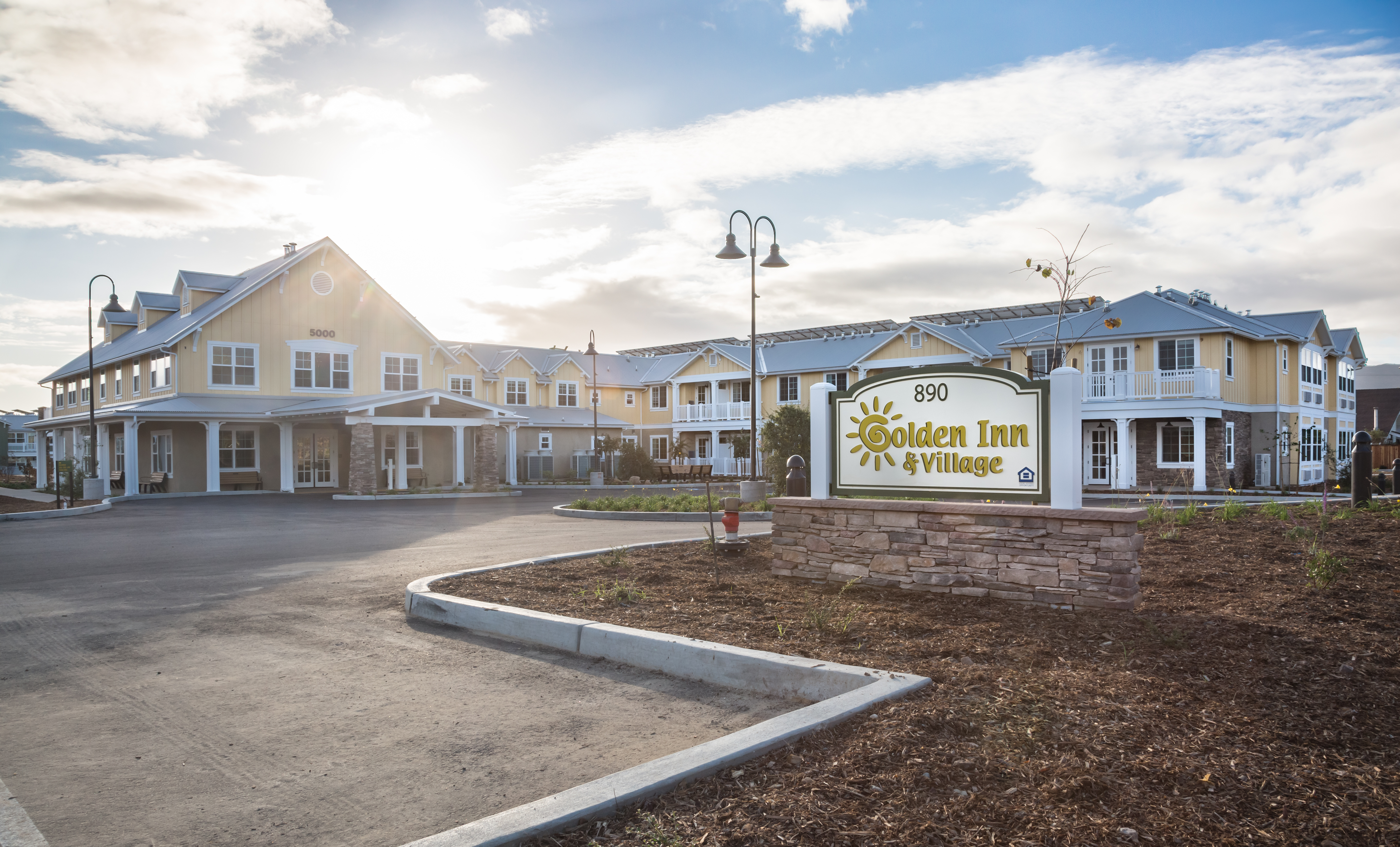 Golden Inn & Village