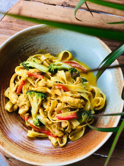 CHICKEN CURRY PASTA