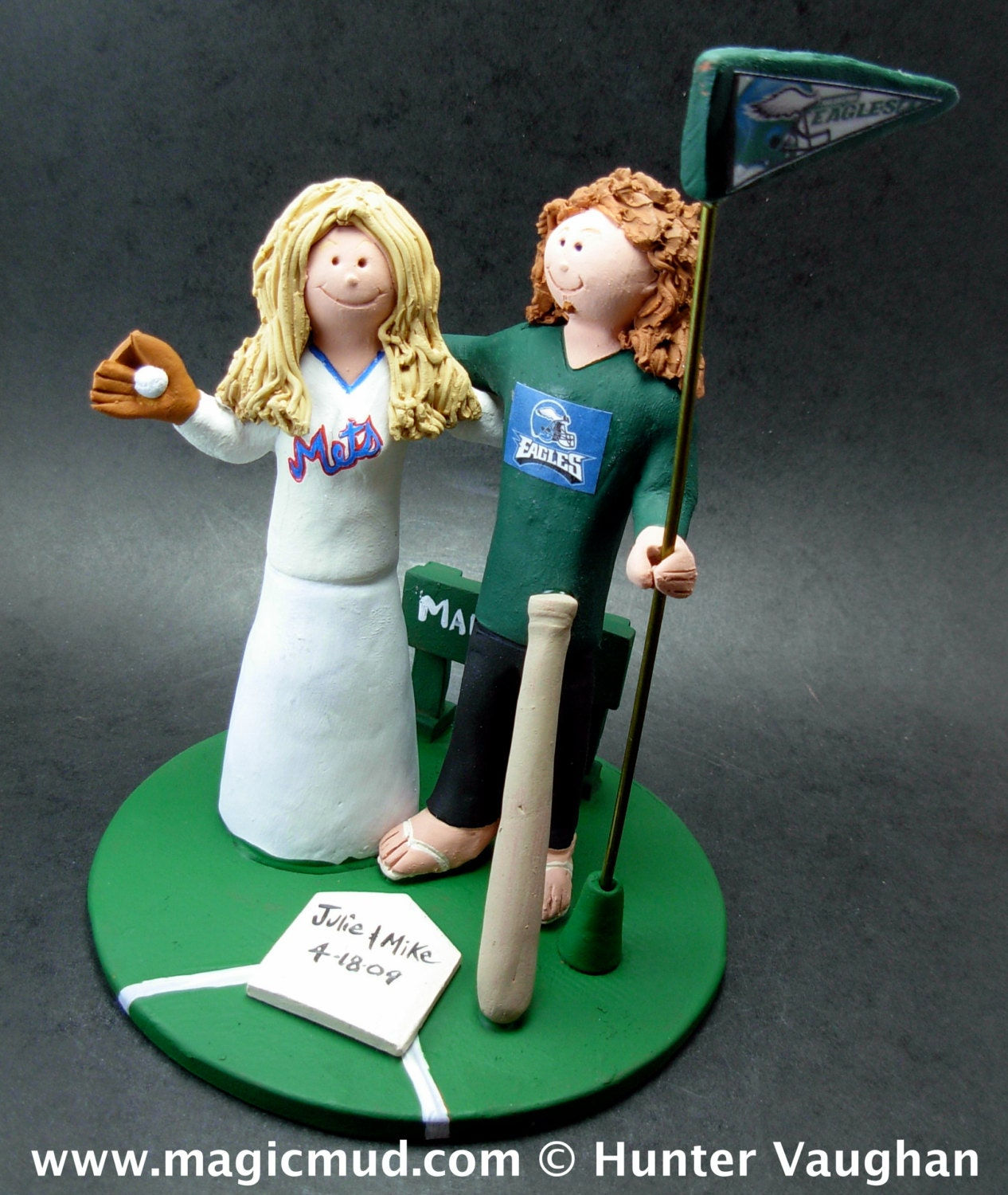 Philadelphia Eagles Football Wedding CakeTopper, New York Me