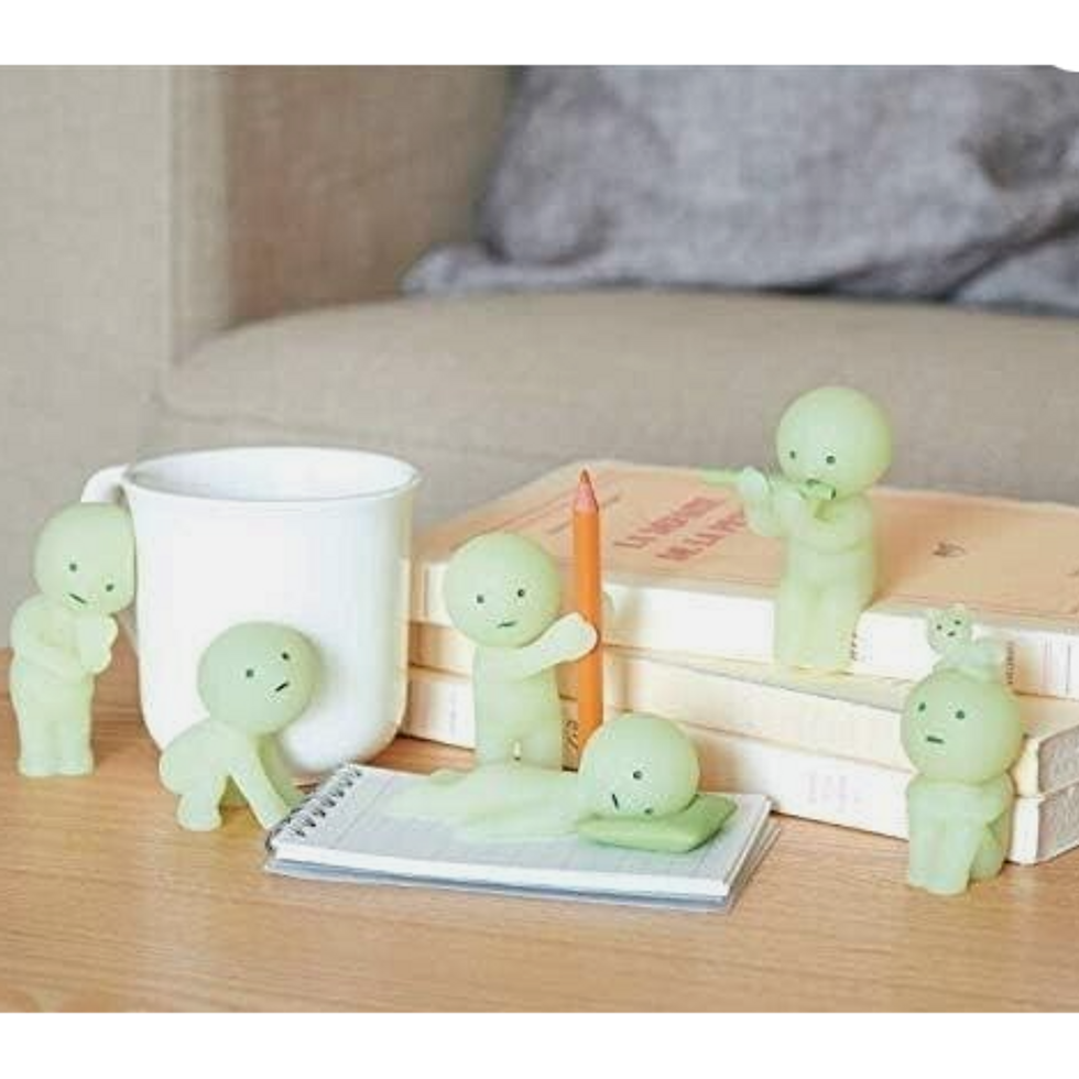 Miniature : Official SMISKI LIVING ROOM Glows in the Dark Blind Box