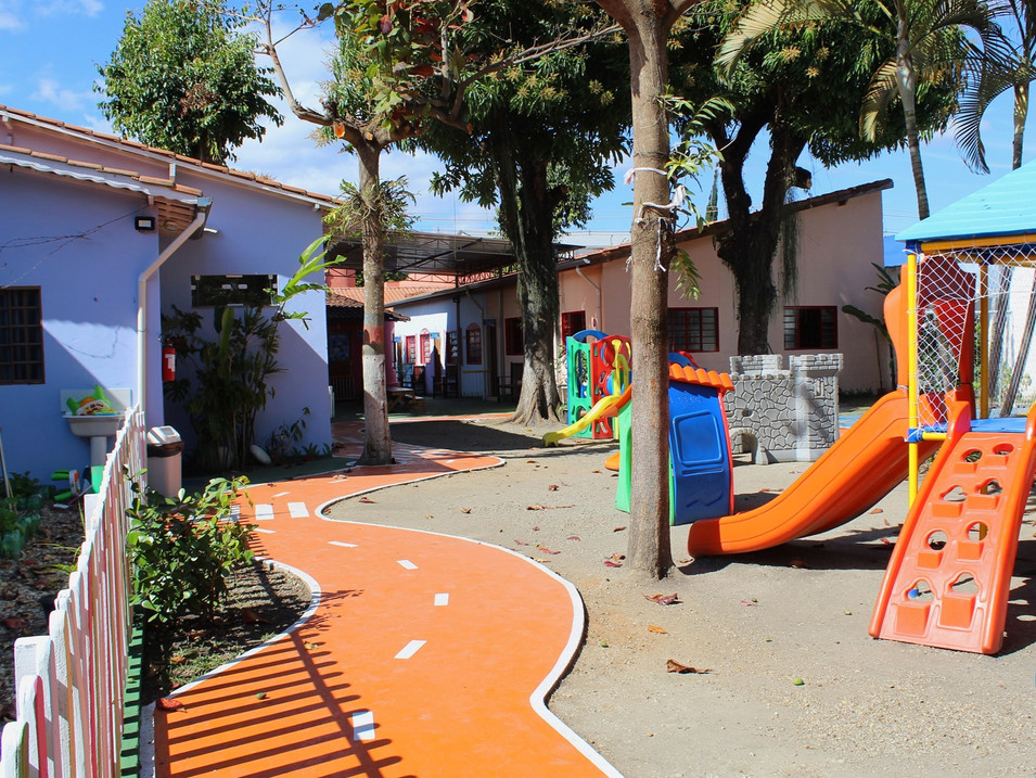 Período de férias com adaptação à estrutura para crianças da Educação Infantil