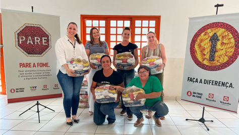 Mais de 2 toneladas de alimentos são entregues pela campanha “Um Freio na Fome”