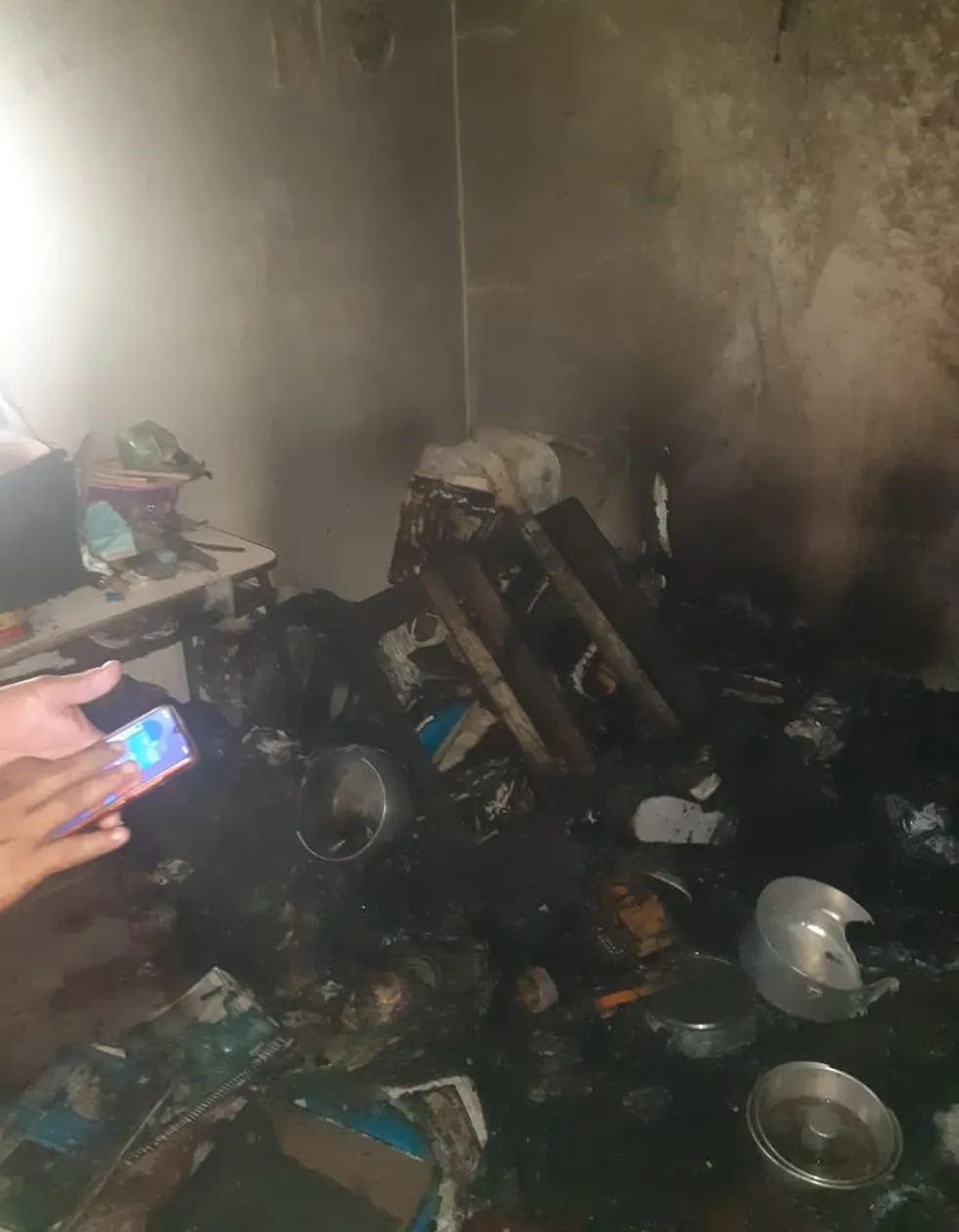 Casa de liderança indígena é incendiada na Raposa Serra do Sol e organização suspeita de ato criminoso