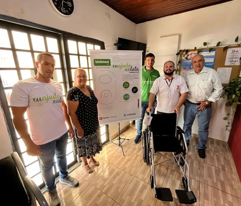 Entrega de cadeiras de rodas da campanha “Eu Ajudo Na Lata”
