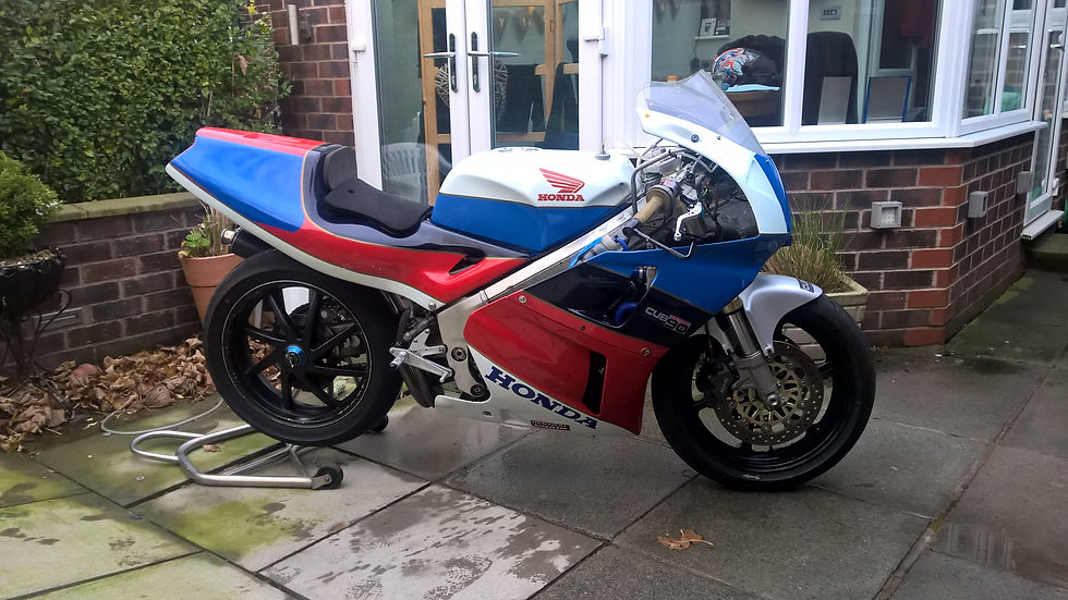 Thumbnail: SOLD Honda RVF400 Race Bike SOLD