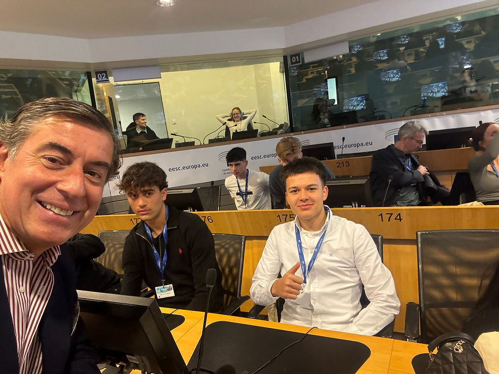 Alexandro Ursu with Gonçalo Lobo Vaxier at the YEYS event in the European Economic and Social Committee (EESC)