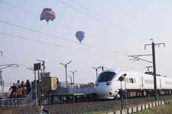 ＪＲバルーン佐賀駅（大会期間中のみの臨時駅）2010.11.07 佐賀インターナショナルバルンフェスタ 025