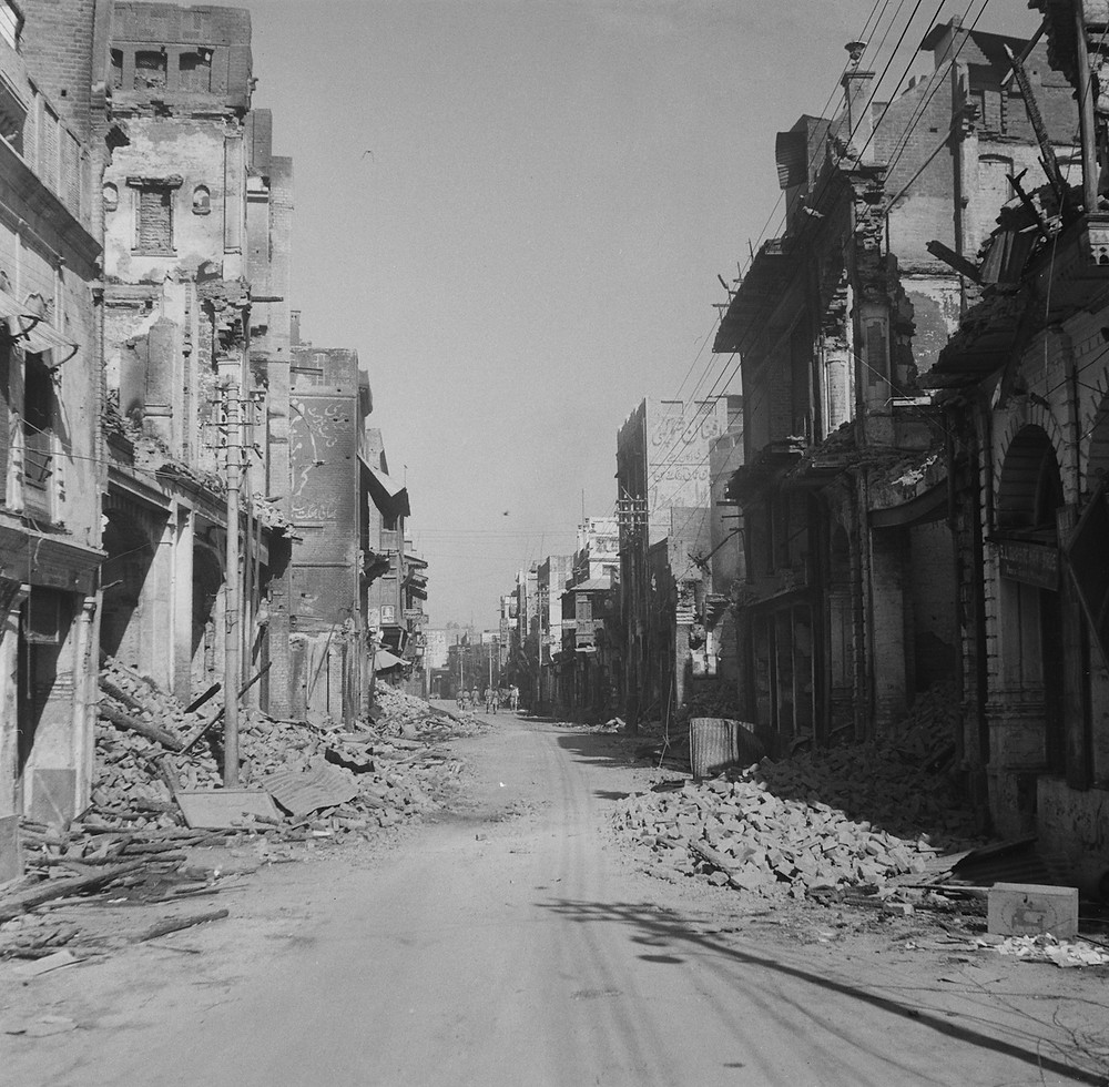 The burned-out Hall Bazaar shopping street after communal riots in Amritsar, Punjab, during the Partition of British India, March 1947 CREDIT: KEYSTONE FEATURES/HULTON ARCHIVE/GETTY IMAGES
