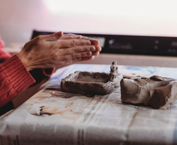 Working with clay sculptures free work