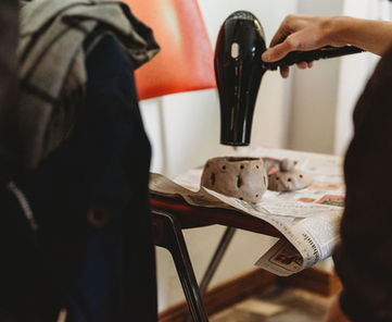 Dry the clay with a hairdryer