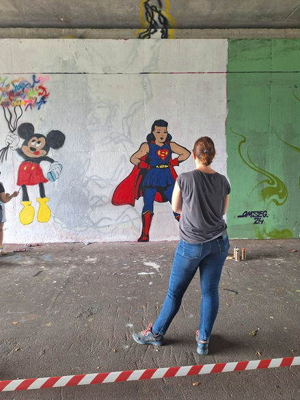 Wonderwoman und Mickey Mouse