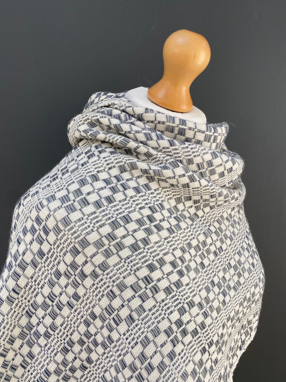handwoven grey and white cotton shawl