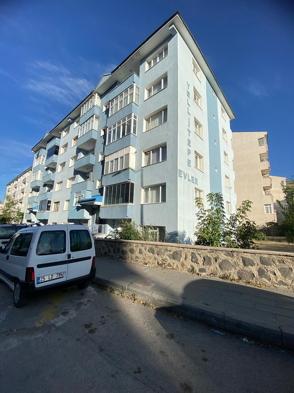 Küçük resim: ERZURUM PALANDÖKEN YILDIZKENTTE İÇİ YAPILI 3+1 SATILIK DAİRE