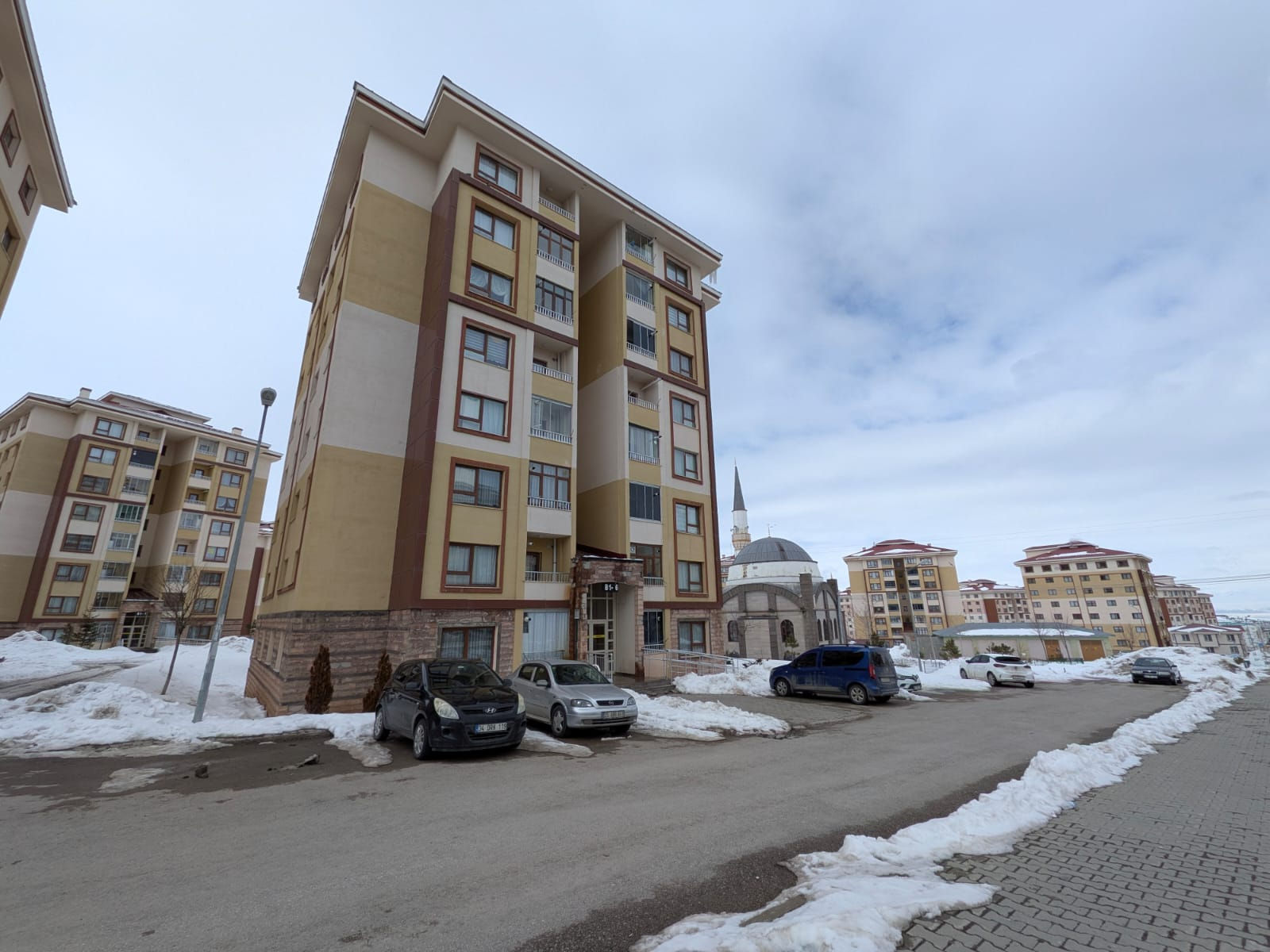 YILDIZKENT ZİRVE TOKİLER'DE KİRALIK 2+1 DAİRE