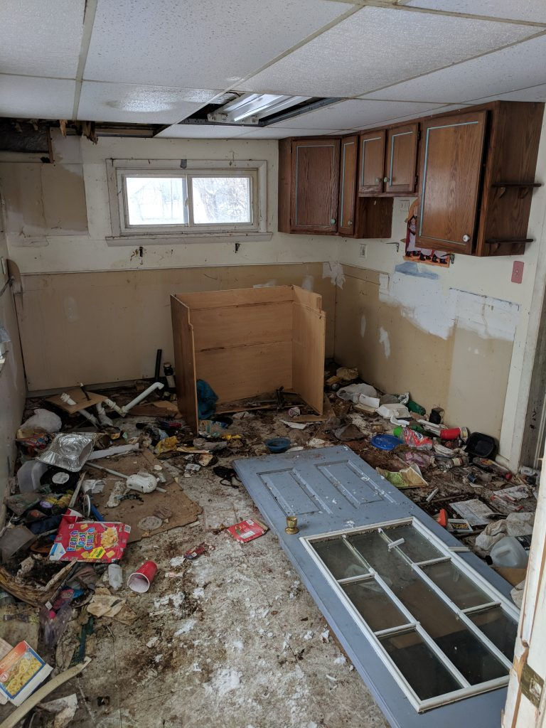 204 Mulberry Kitchen Before