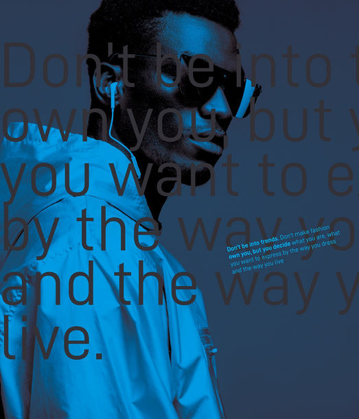 Uomo con occhiali e testo: Non essere giù, vivi a modo tuo