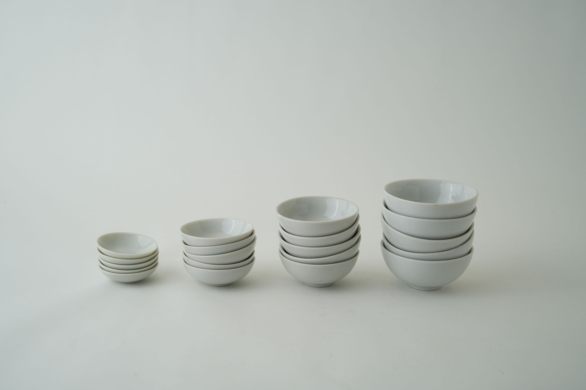 【古道具】1429〜1432 白磁茶杯5個組み(日本:昭和)