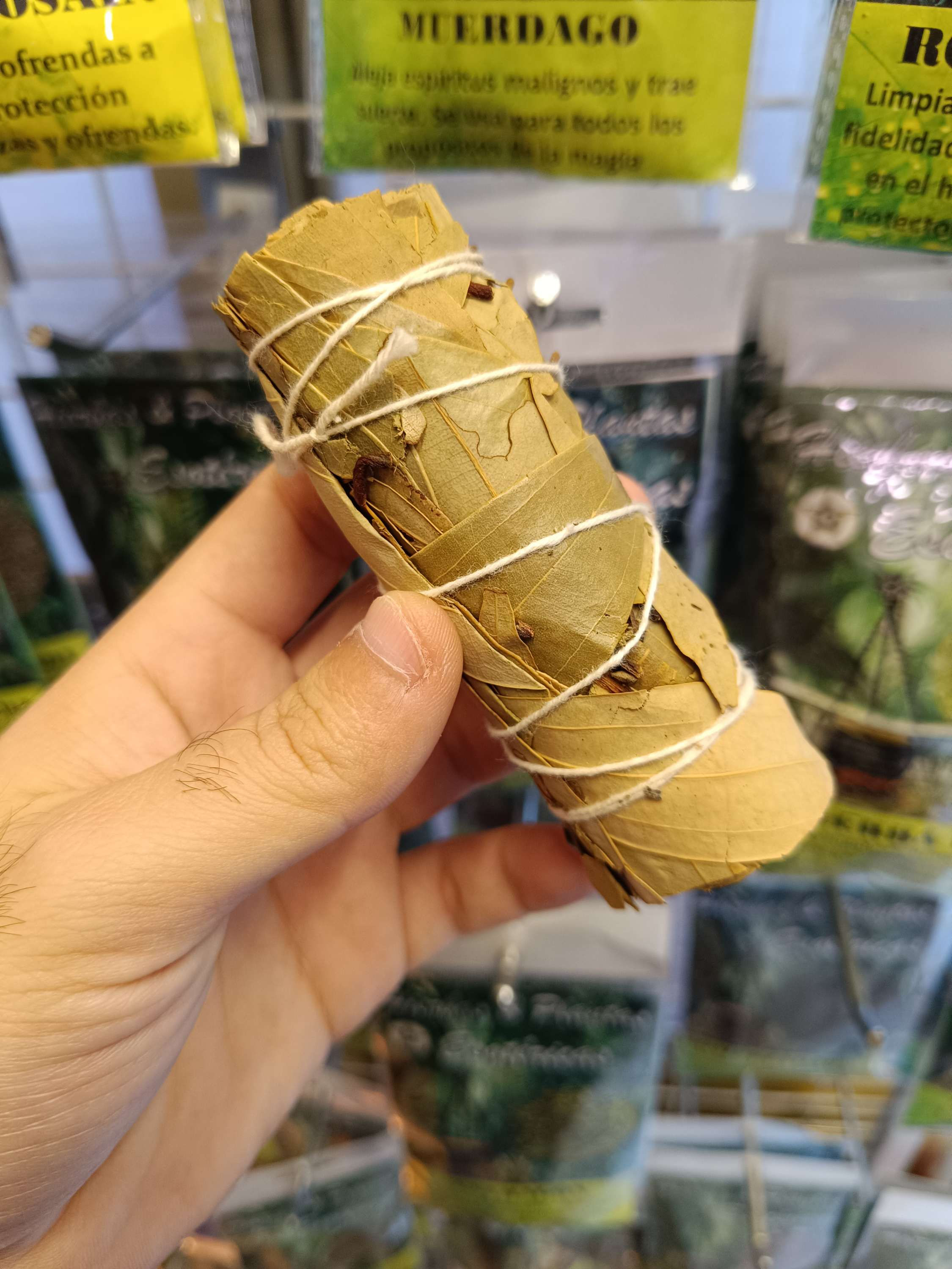 ATADO DE LAUREL
