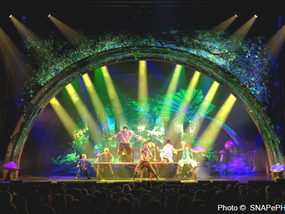 Peter Pan flies with Luz Studio and Robe