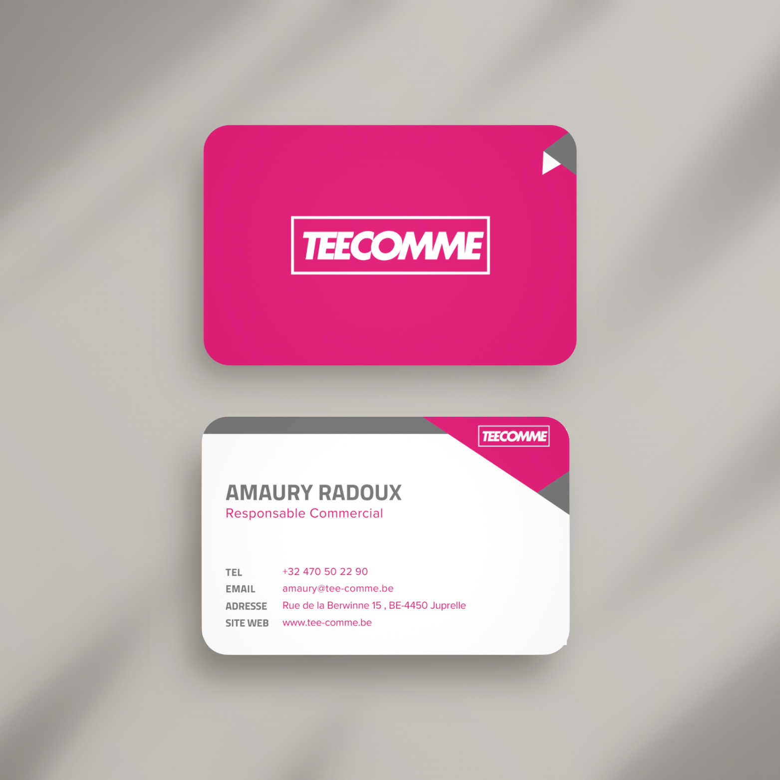 CARTES DE VISITE MOCK UP - TEE-COMME.png