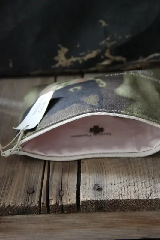 Miniature : Trousse " Cecily Bizarre Cat "