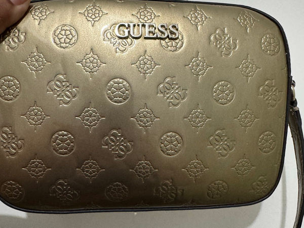 Sac bandoulière Guess doré