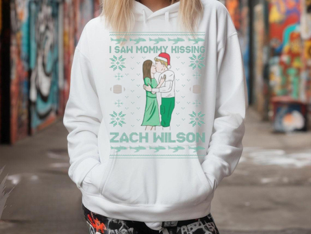 I Saw Mommy Kissing Zach Wilson Christmas Sweat shirt