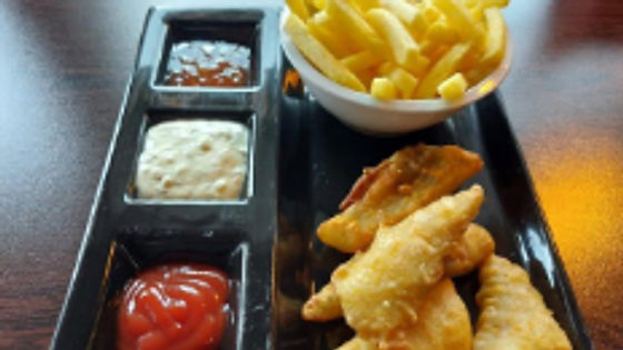 Fischknusperli mit Pommes