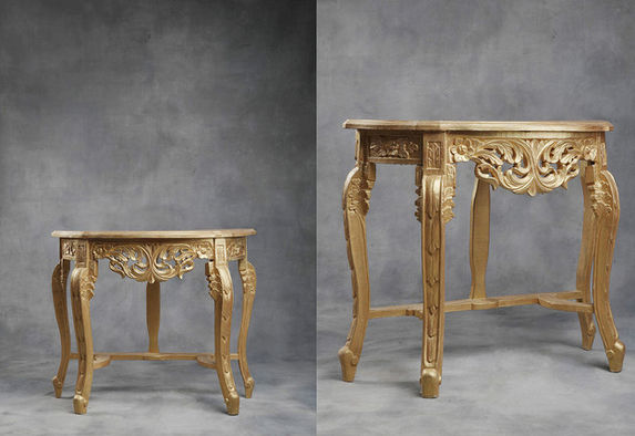CONSOLE TABLES