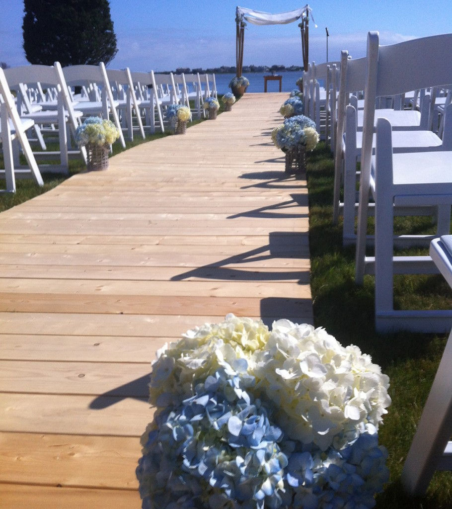 Flowers By Rori Hamptons North Fork Weddings and Special Occasion Florists Westhampton ceremony 9