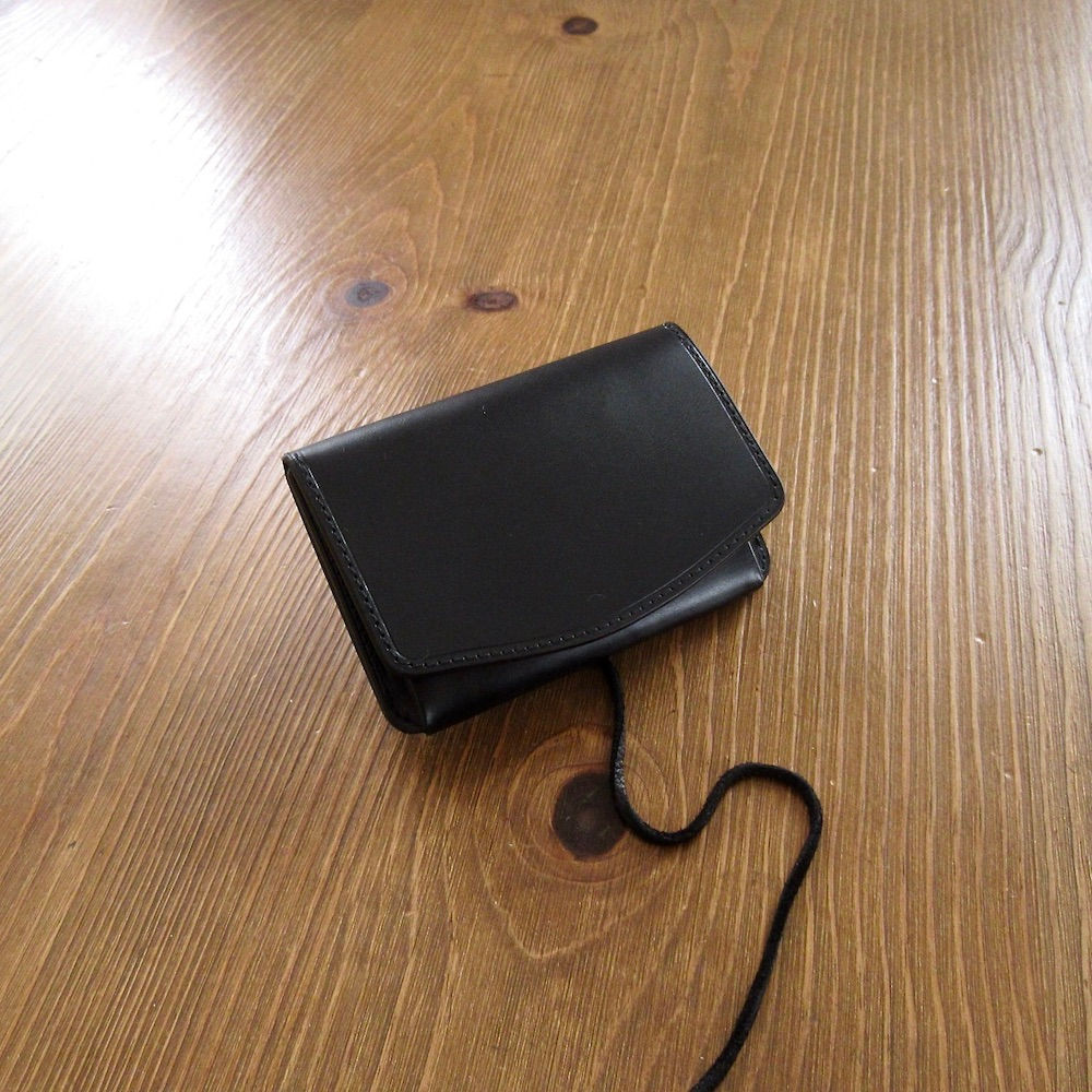 コンチョが無いミドルウォレット