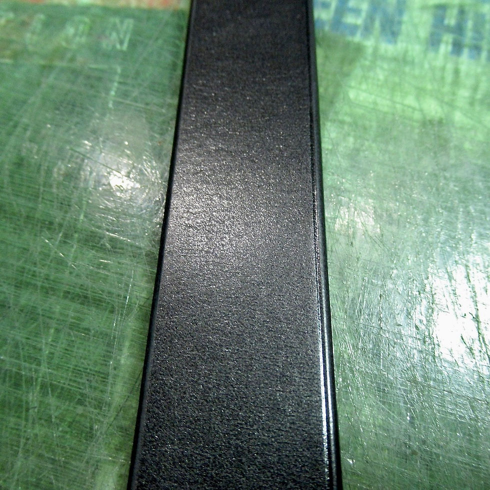 レザーオーダーベルトのネン入れ作業