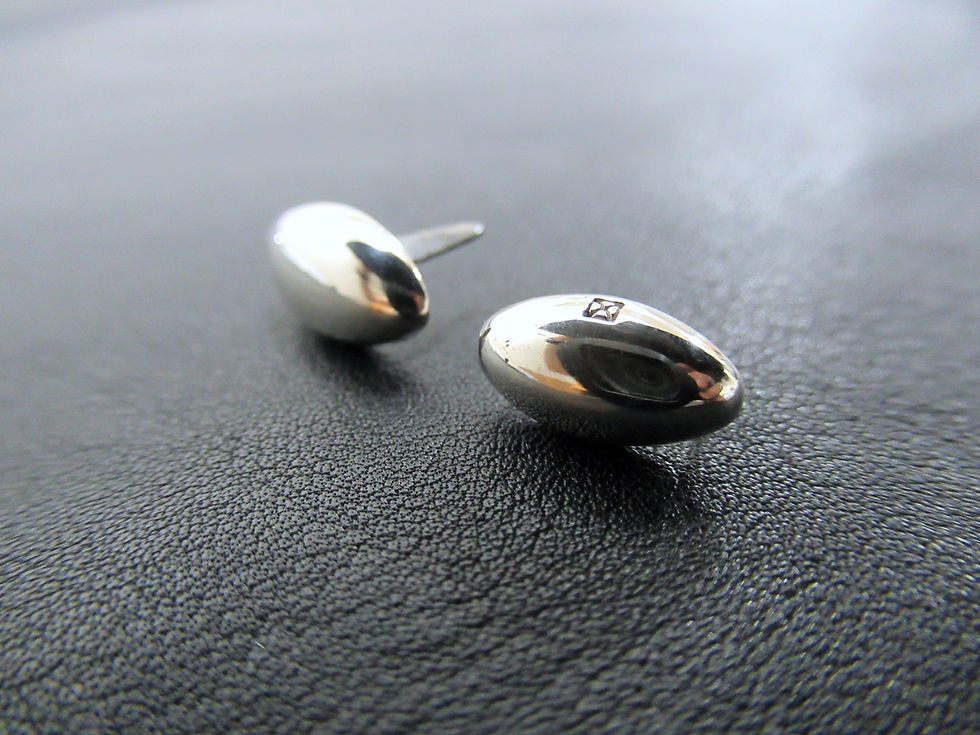 シルバー925オーバルスタッズを横に並べて