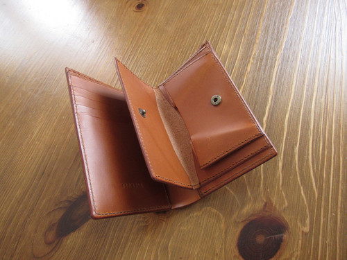 TOMO NARIAI くどい for UNIVERSAL PRODUCTS 財布 