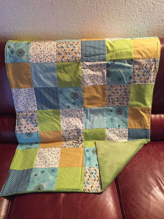 Gagacréa, Céline Gaillard, cadeaux de naissance personnalisés, couverture patchwork, fait main, couture suisse