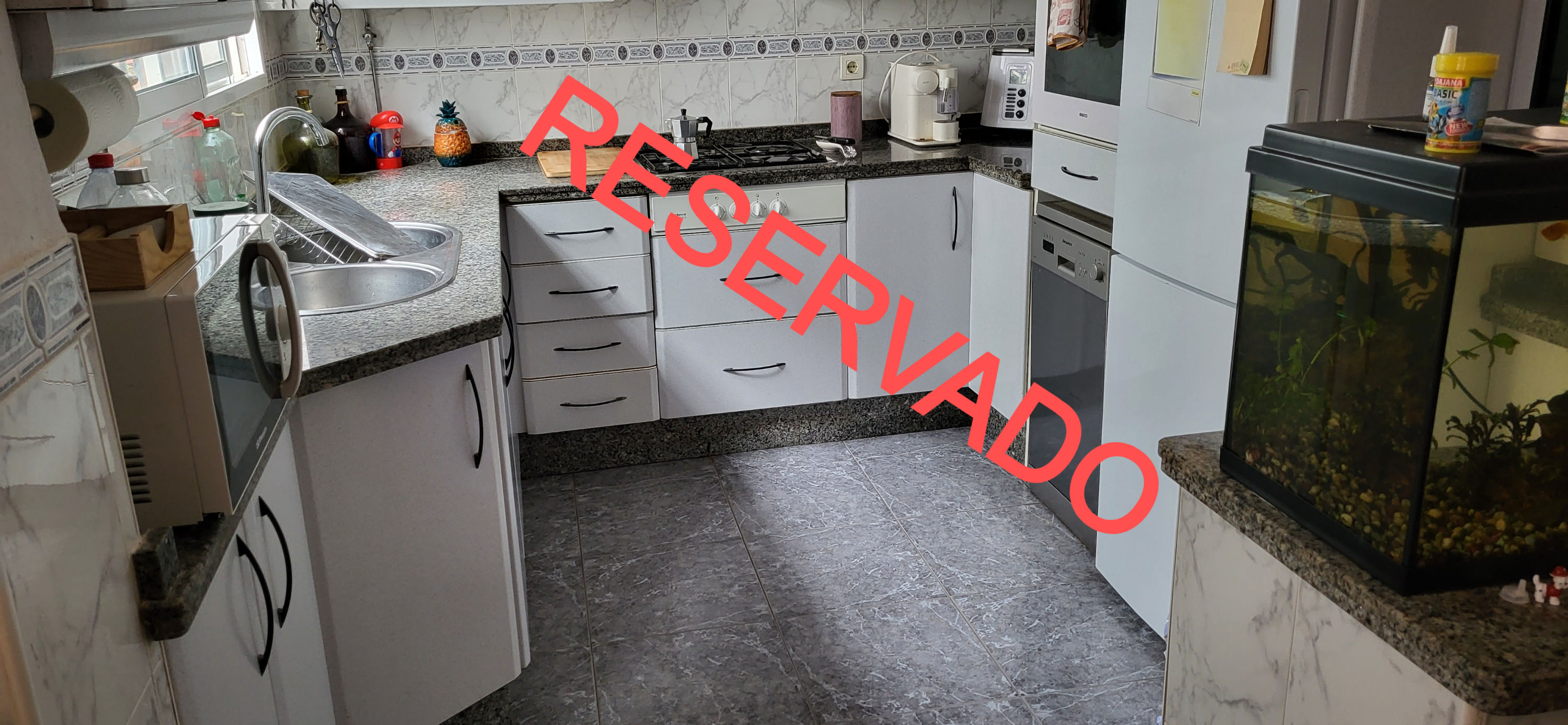 Ref -248 (Semicentro) Casa con patio, terraza, cochera, 4 dormitorios, 2 baños
