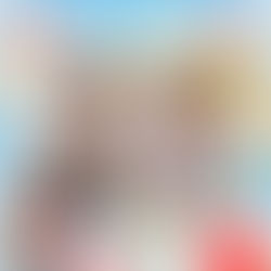 Niño jugando al aire libre durante el verano, representando la energía, movimiento y necesidad de acompañamiento en niños inquietos o hiperactivos.