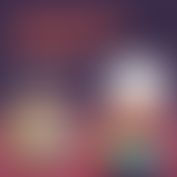 “Niño con expresión pensativa frente a un plato de comida, imagen que representa la detección temprana y la prevención de trastornos alimenticios en la infancia.”