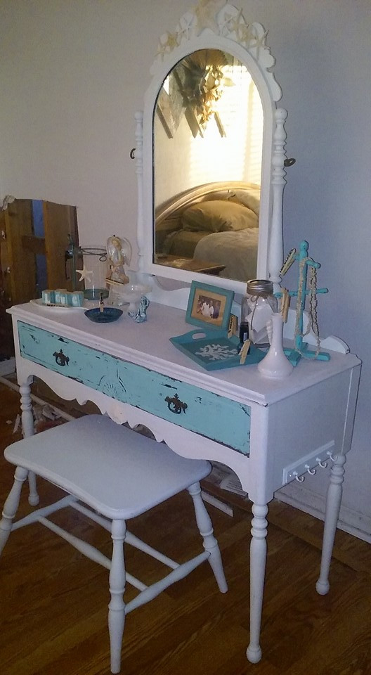 Thumbnail: Vintage Teen Vanity