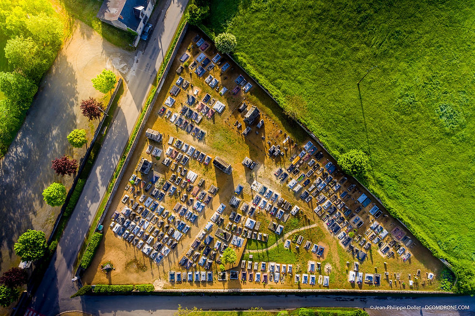 Cimetière en Mayenne - Vu par drone