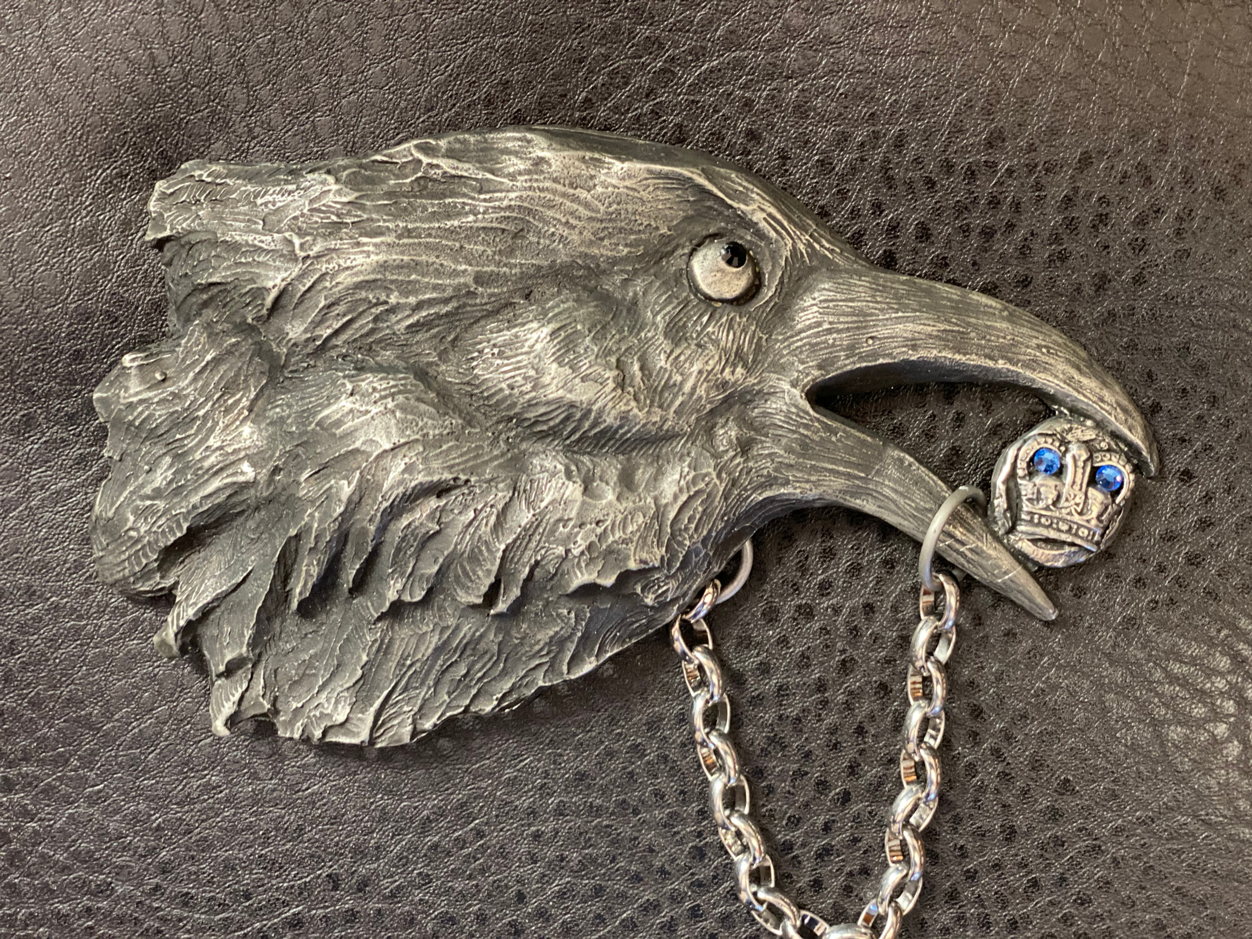 Raven belt buckle