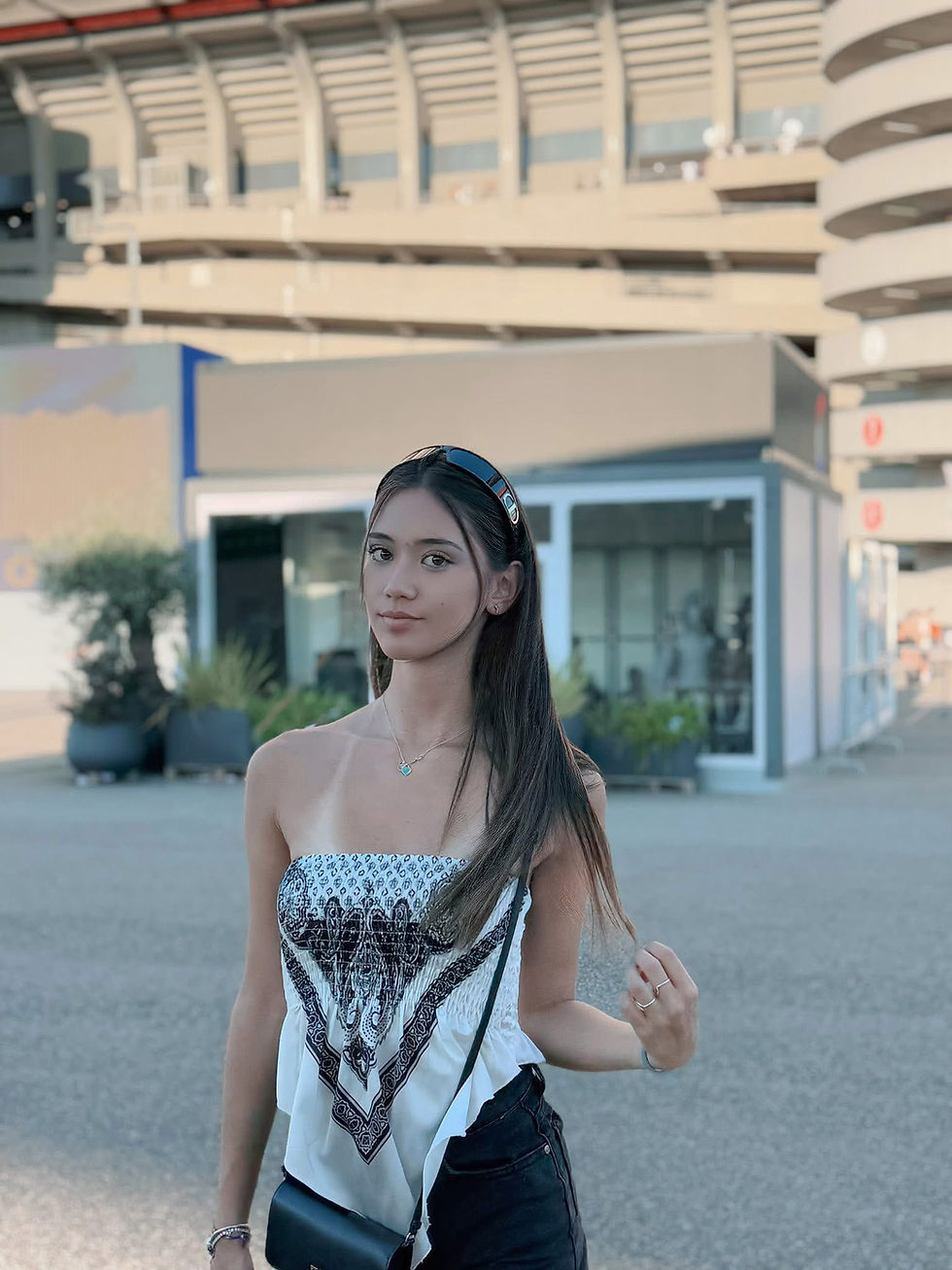 縮圖：DIOR  爆款髮箍墨鏡