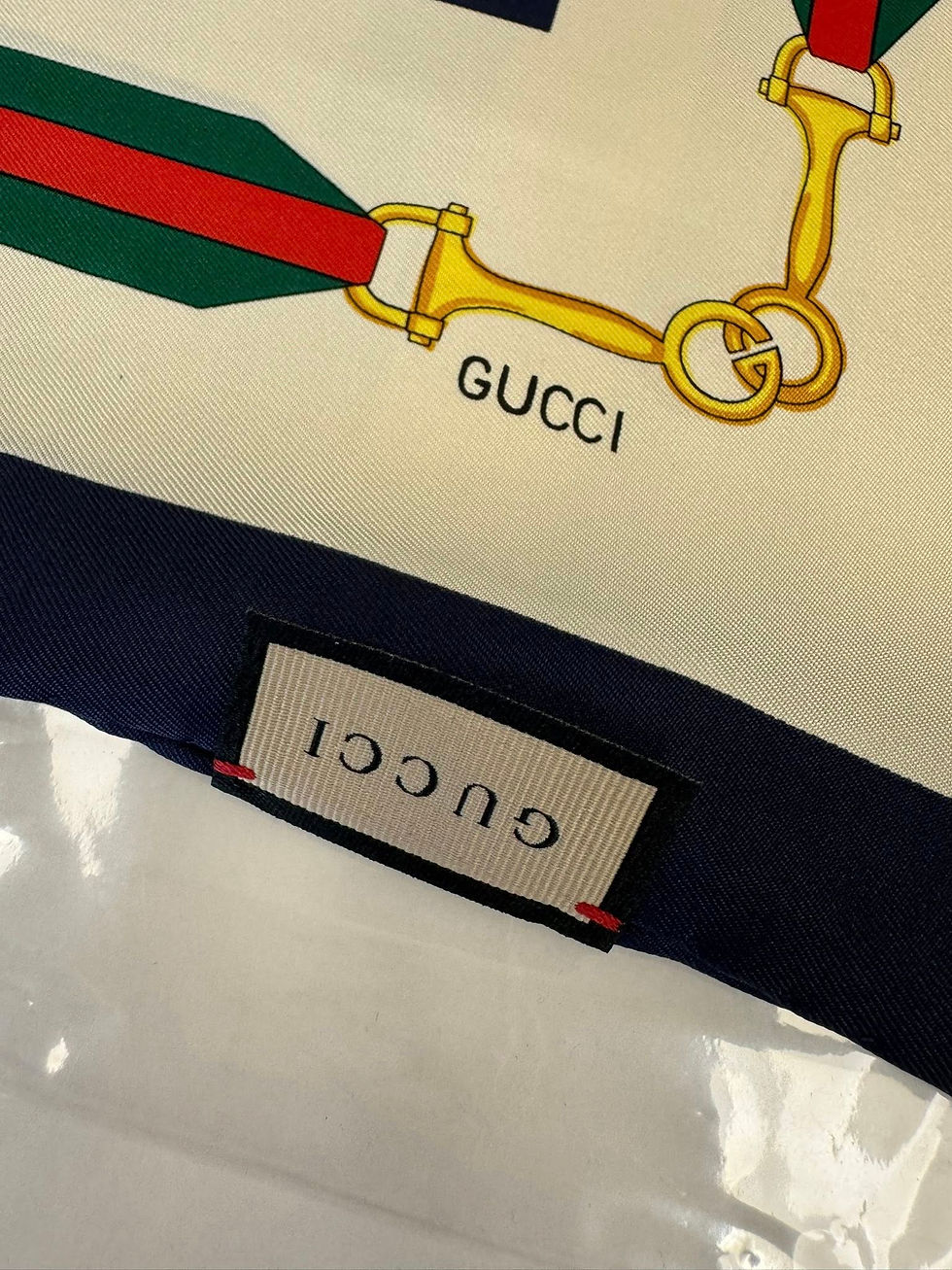 縮圖：GUCCI  90*90cm 大絲巾
