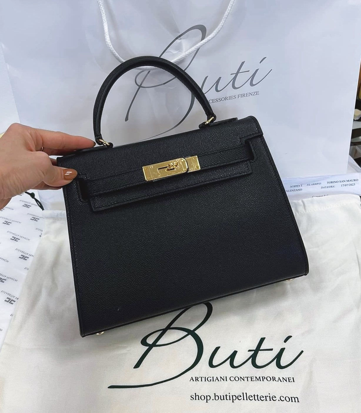 BUTI 義大利手工皮具品牌EVA26 有標/十字紋牛皮包*附肩帶