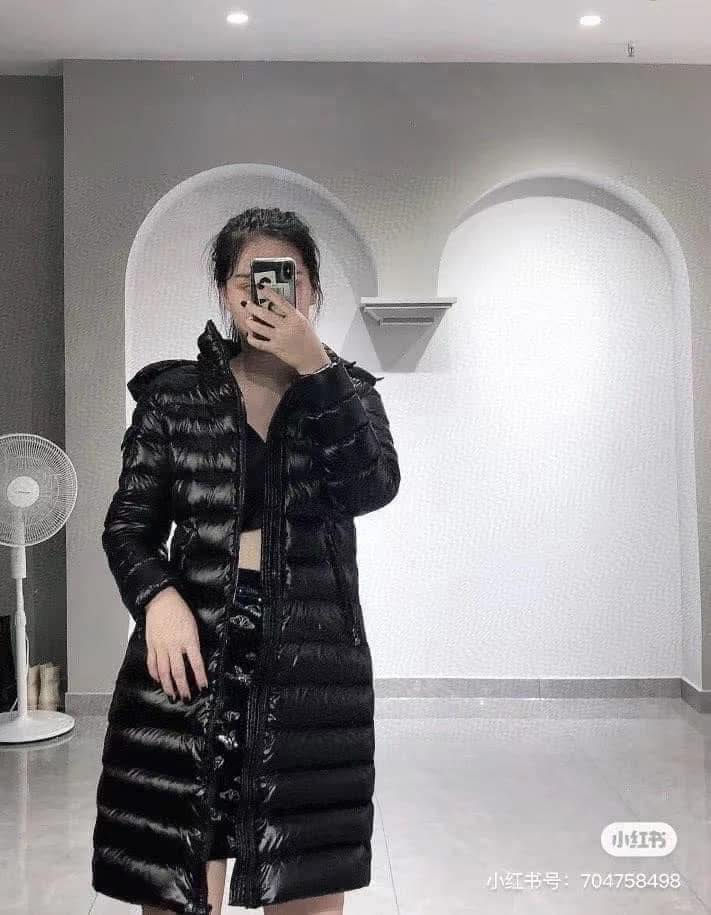 縮圖：Moncler  黑色#moka 最經典的中長版羽絨外套